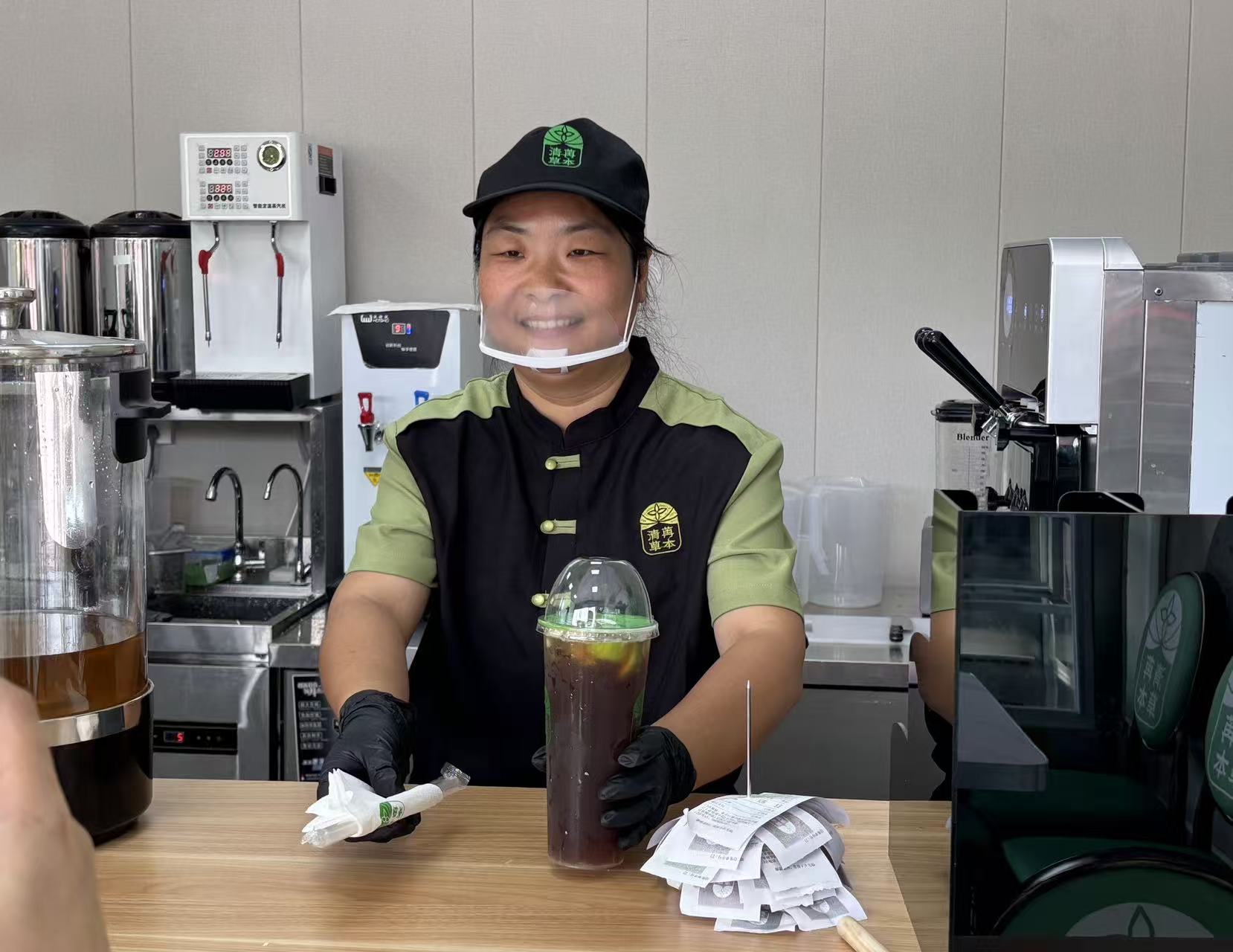 清新启幕，活力绽放！清苒草本茶水铺郑州航院店开业啦！